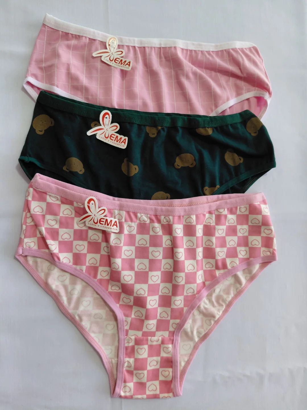 شورت نخی طرحدار EMA