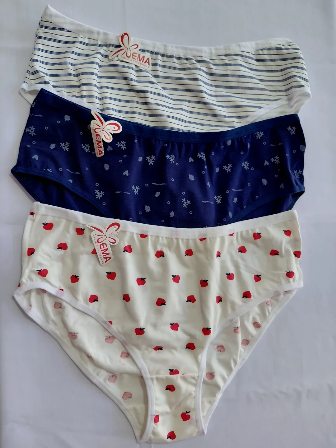 شورت نخی طرحدار EMA